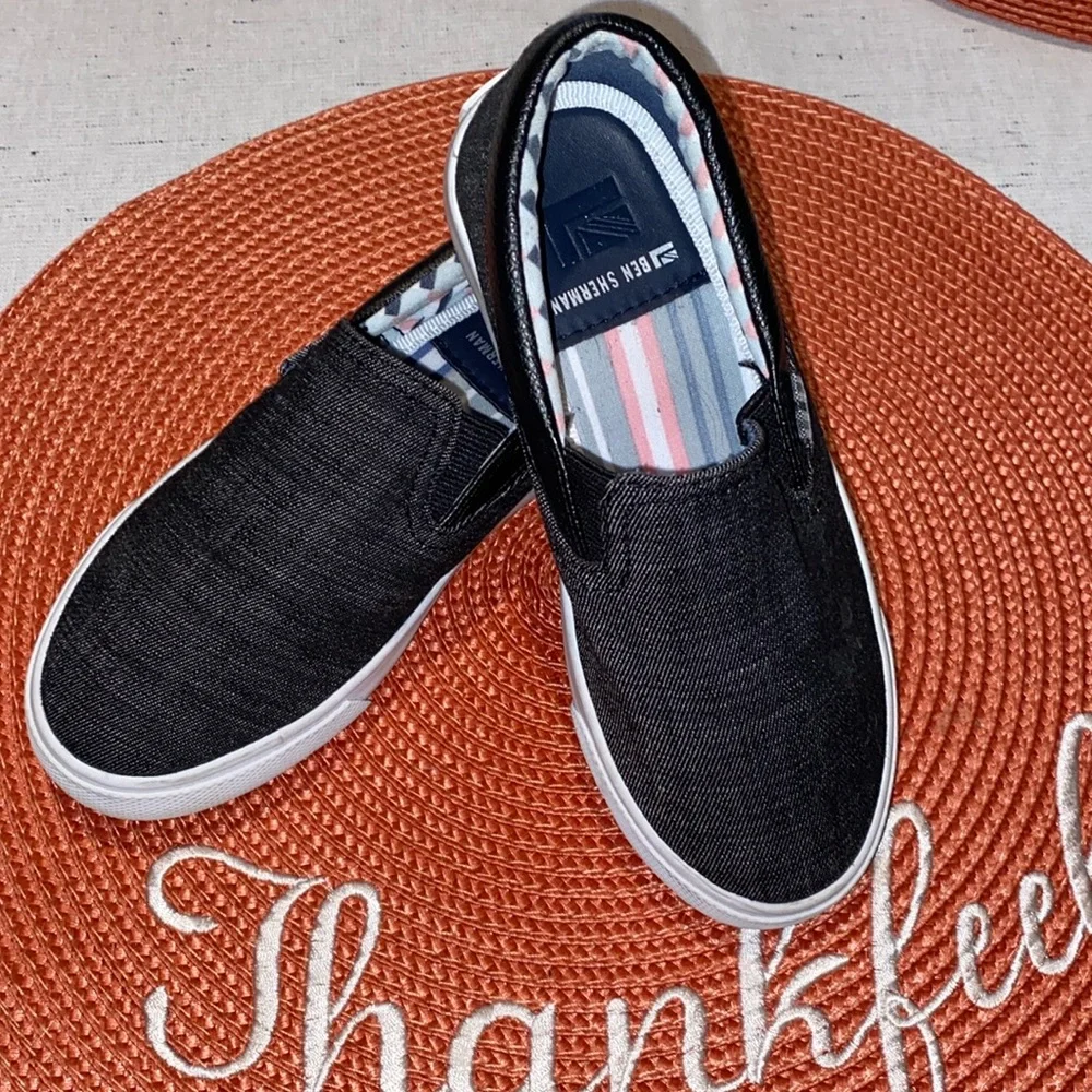 Ben Sherman Black / Blue Denim Slip On Shoes Youth size 13 EUC